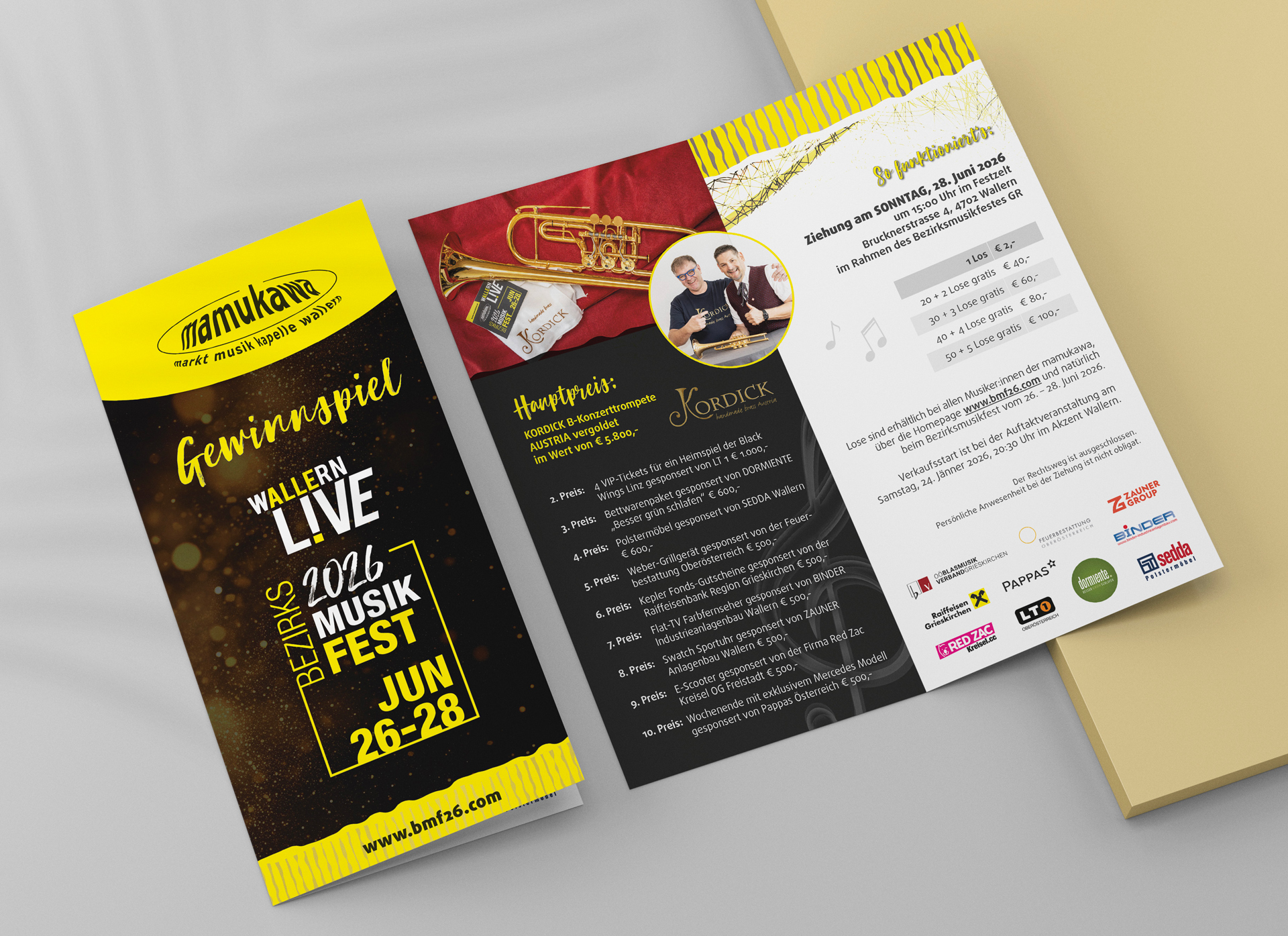 Mockup des Gewinnspiel Folders. Zeigt Informationen zum Gewinnspiel beim Bezirksmusikfest 2026 in Wallern